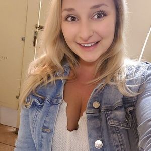 Meet your Posher, Carrie